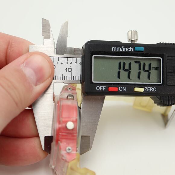 Beya Mens 45m Digital Sport Watch Red Clear Alarm Chrono with New Battery - Picture 3 of 13